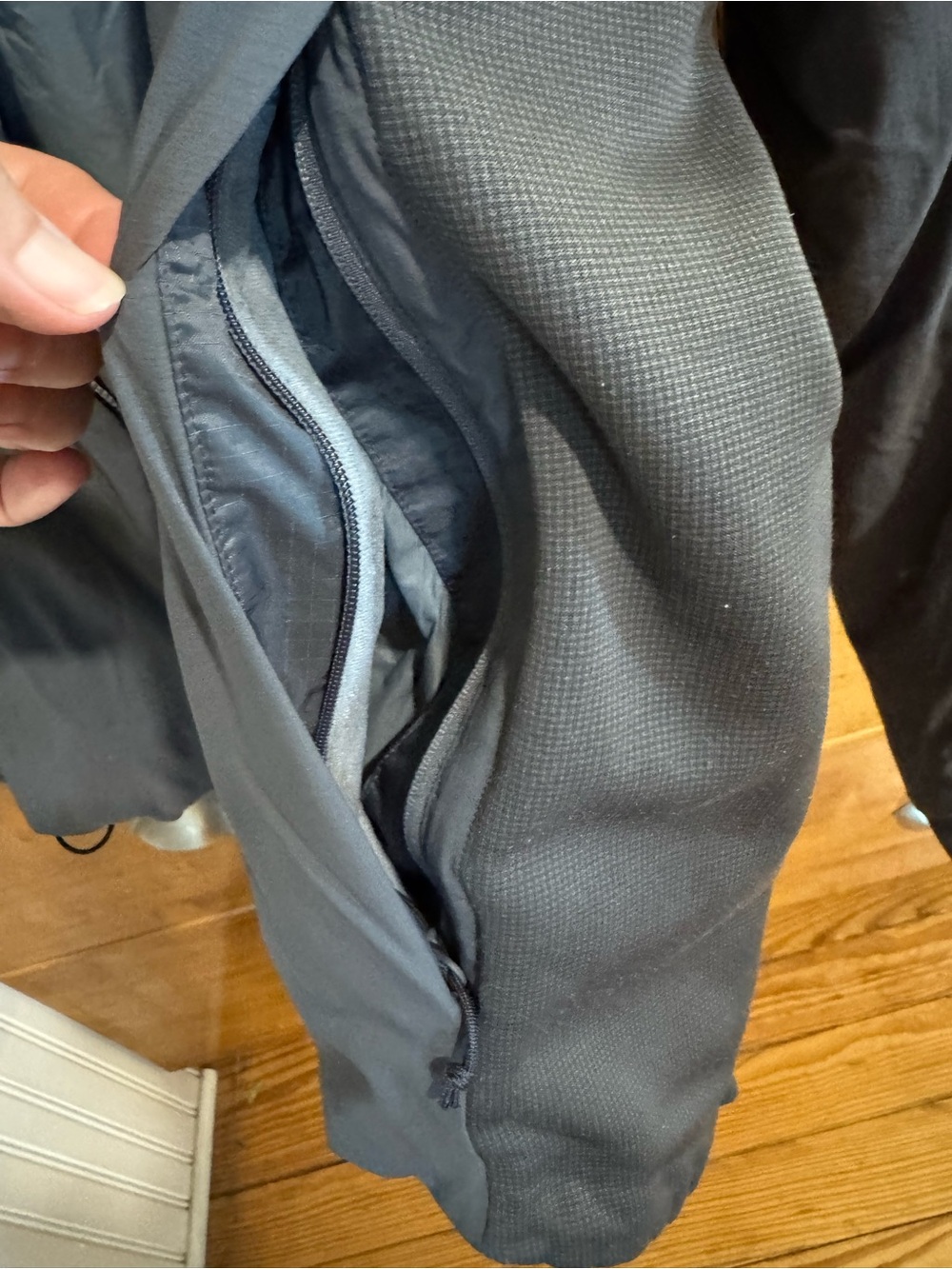 Arc’teryx Jacket - Picture 5 of 8